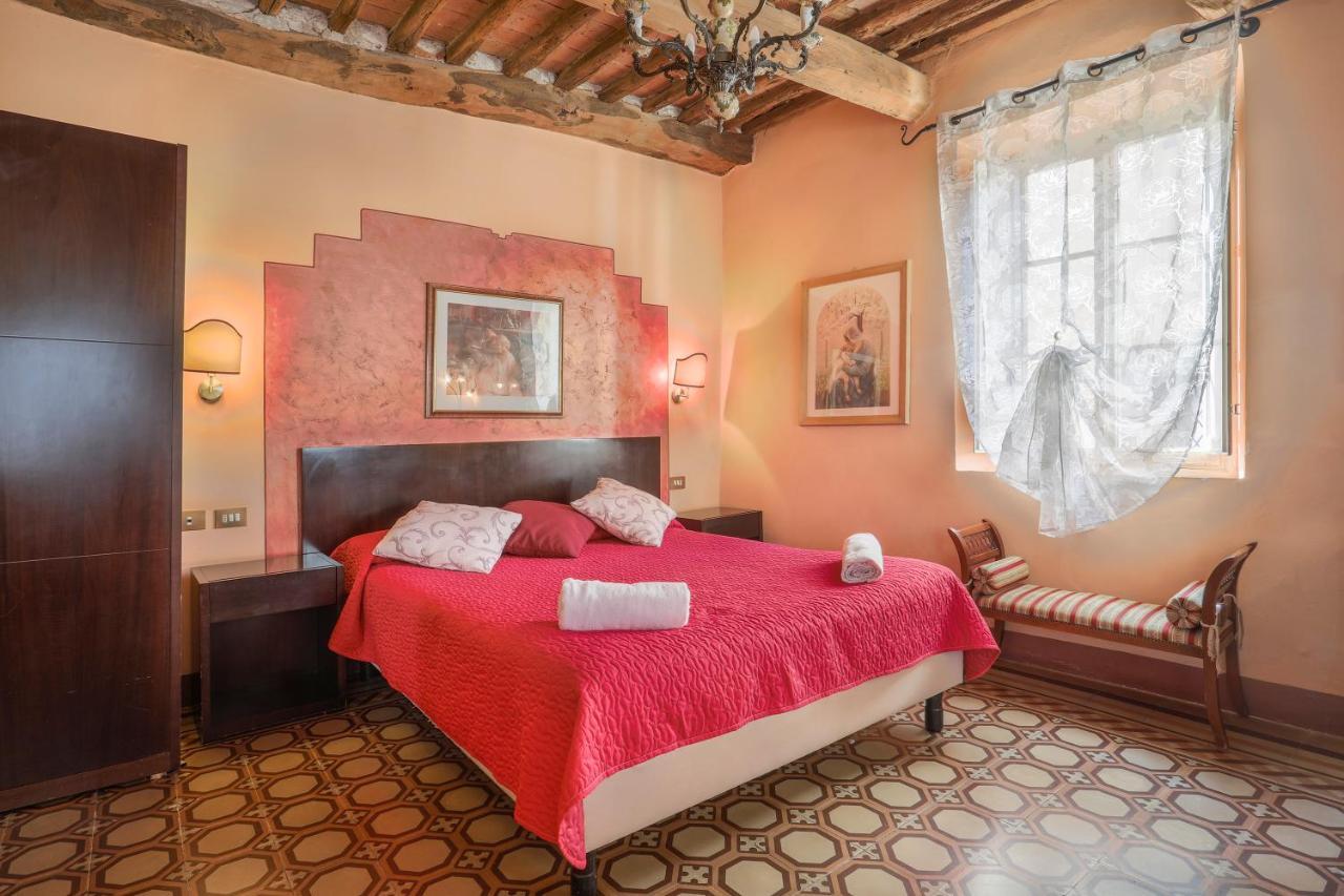 Antica Residenza Santa Chiara -City Center Лукка Экстерьер фото