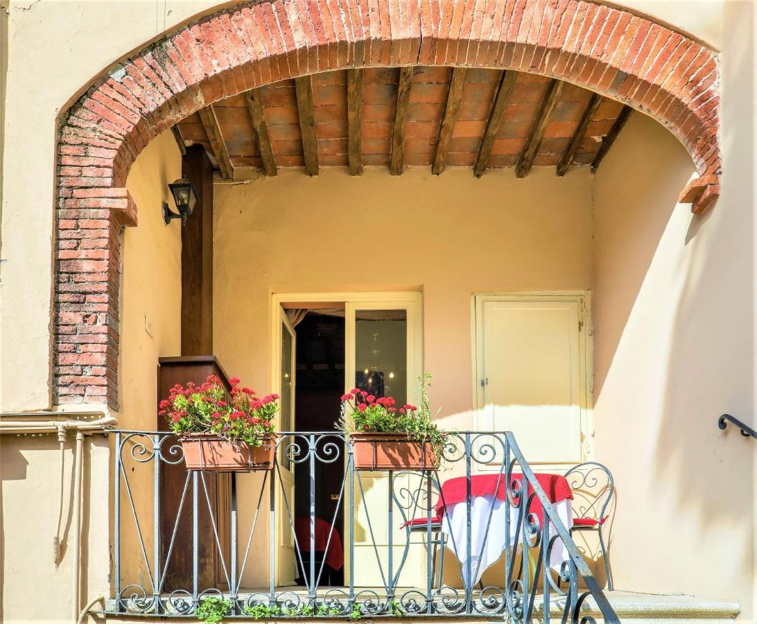 Antica Residenza Santa Chiara -City Center Лукка Экстерьер фото