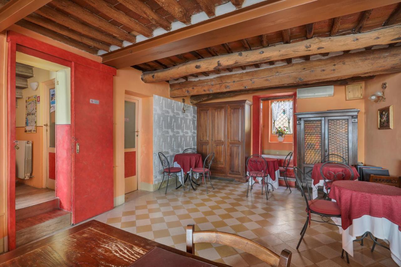 Antica Residenza Santa Chiara -City Center Лукка Экстерьер фото