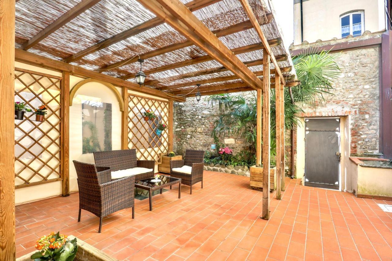 Antica Residenza Santa Chiara -City Center Лукка Экстерьер фото