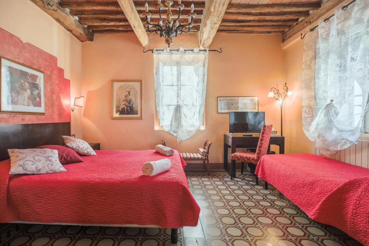 Antica Residenza Santa Chiara -City Center Лукка Экстерьер фото