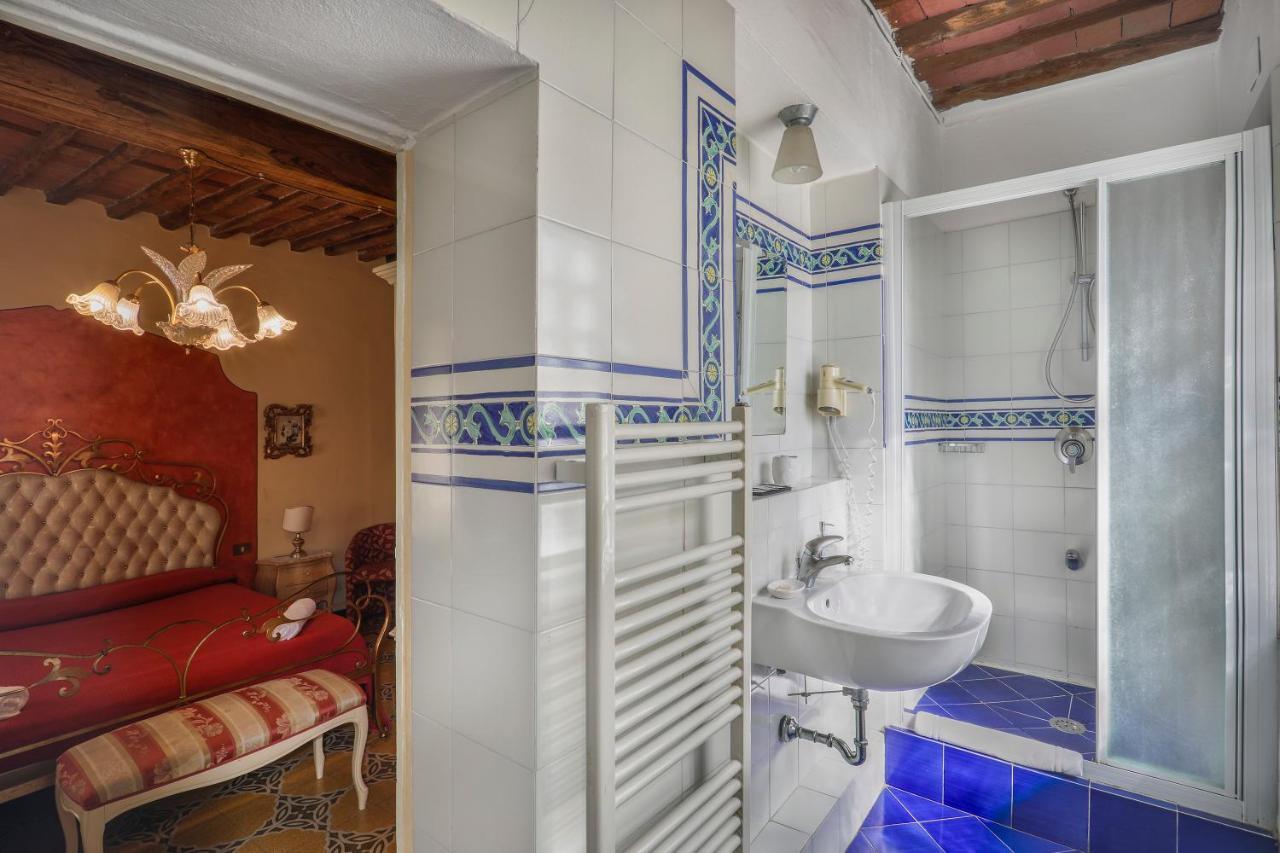 Antica Residenza Santa Chiara -City Center Лукка Экстерьер фото