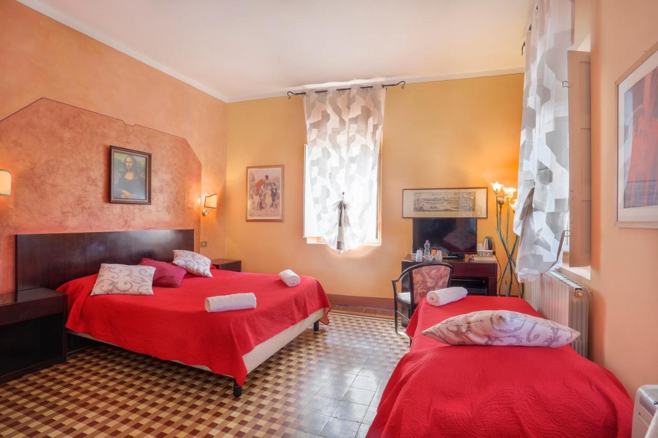 Antica Residenza Santa Chiara -City Center Лукка Экстерьер фото