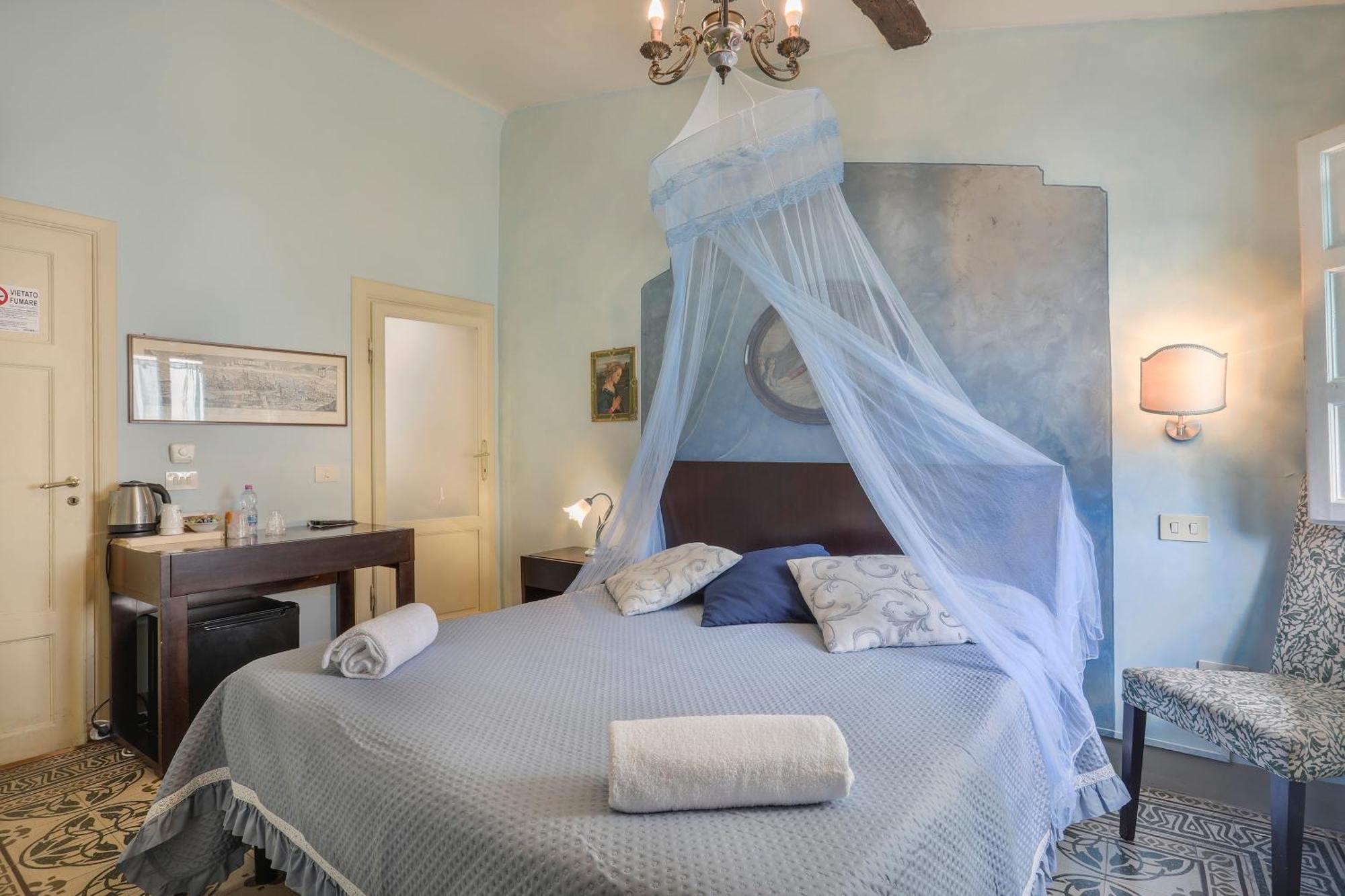Antica Residenza Santa Chiara -City Center Лукка Экстерьер фото