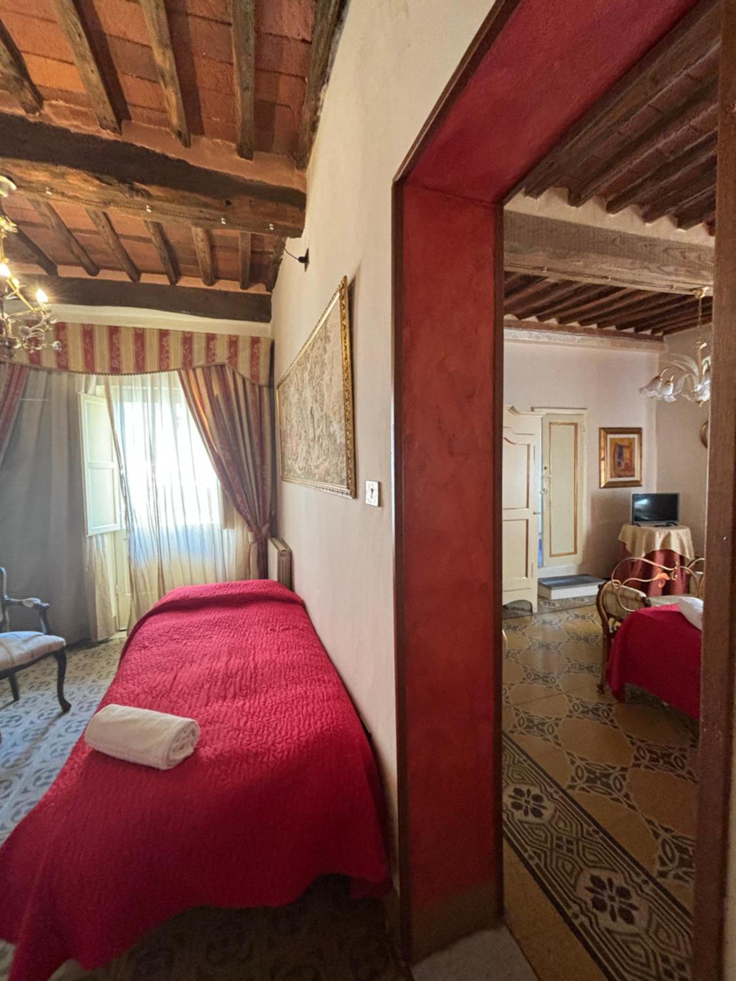 Antica Residenza Santa Chiara -City Center Лукка Экстерьер фото