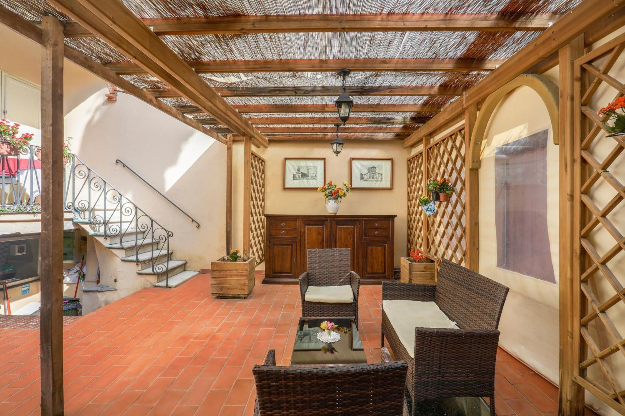 Antica Residenza Santa Chiara -City Center Лукка Экстерьер фото